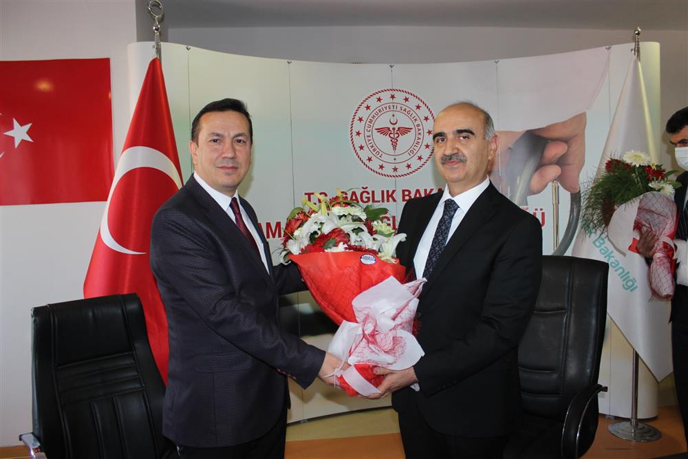 Dr. Öner NERGİZ Amasya İl Sağlık Müdürlüğü görevini Dr. Dursun KOÇ'a devretti.